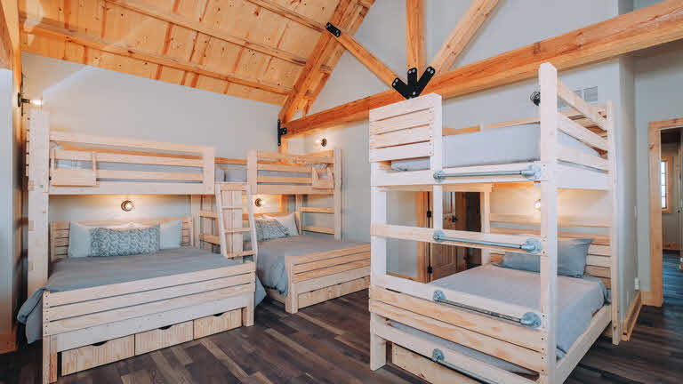 Bunk Beds For Airbnb Vacation Als, Heavy Duty Wood Bunk Beds Twin Over Full